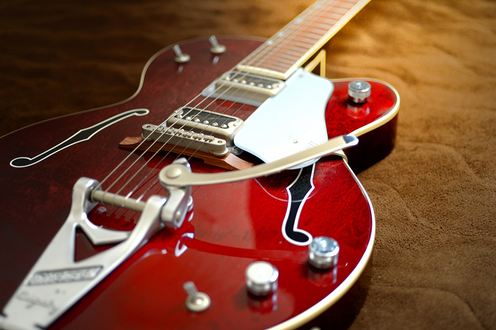 フルアコギター